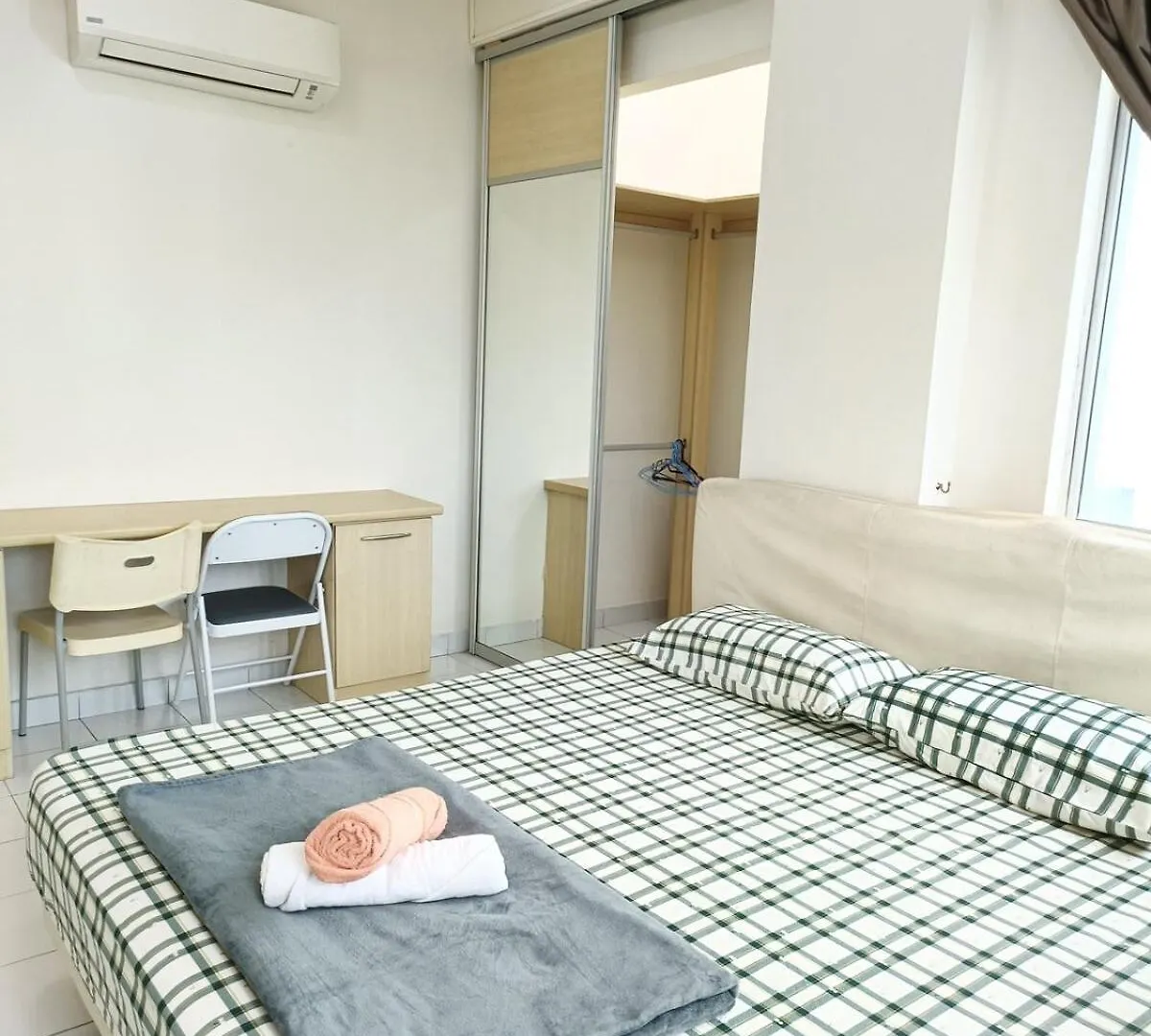 Apartmán E-Tiara Apt King Size Bed 1-7Pax Lrt Ysw Homes Subang Jaya