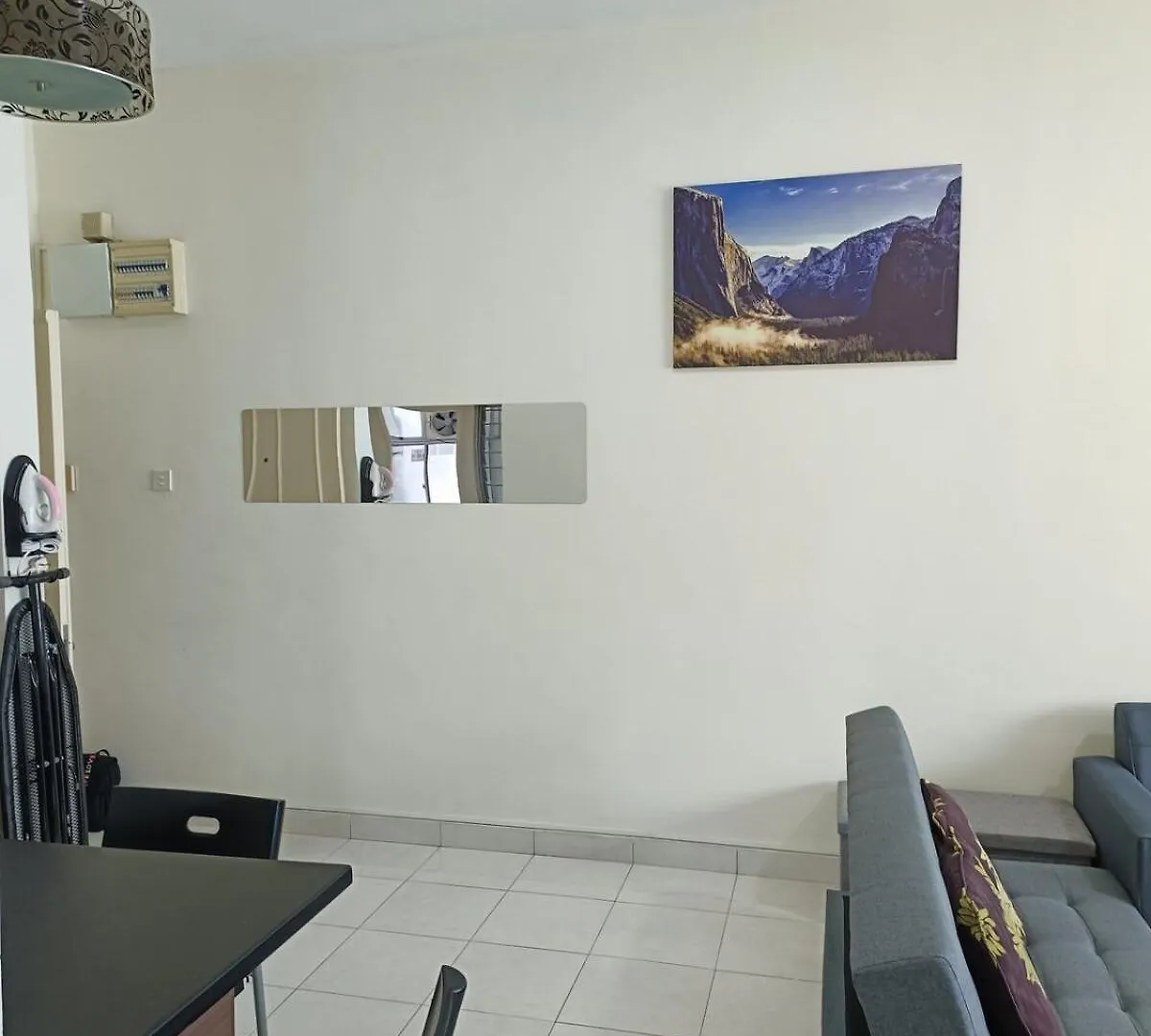 E-Tiara Apt King Size Bed 1-7Pax Lrt Ysw Homes Subang Jaya 0*,  Malajsie