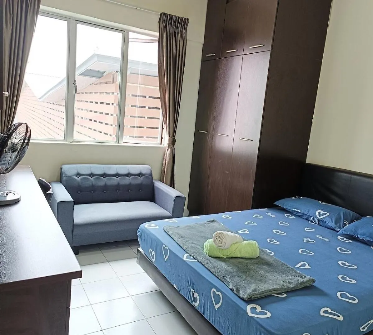 Apartment E-Tiara Apt King Size Bed 1-7Pax Lrt Ysw Homes Subang Jaya