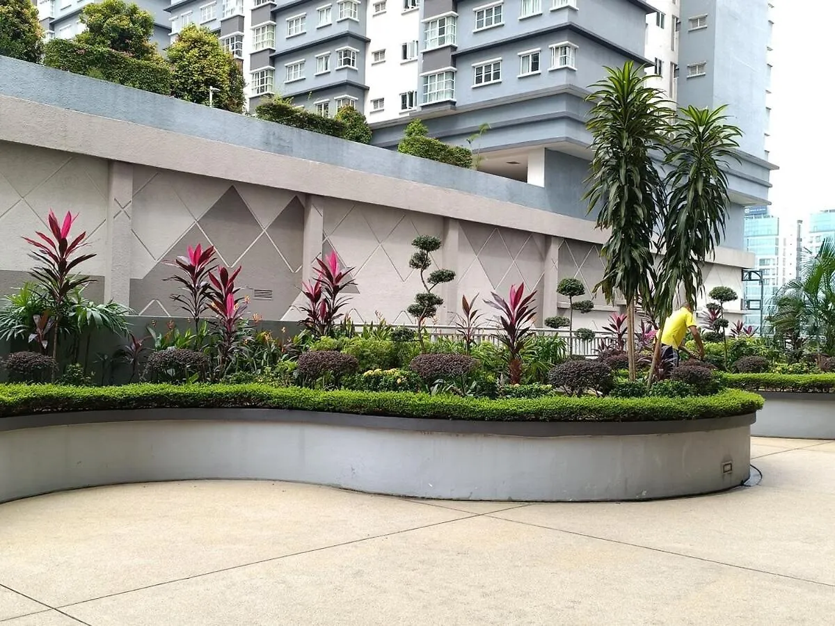 Apartment E-Tiara Apt King Size Bed 1-7Pax Lrt Ysw Homes Subang Jaya Malaysia